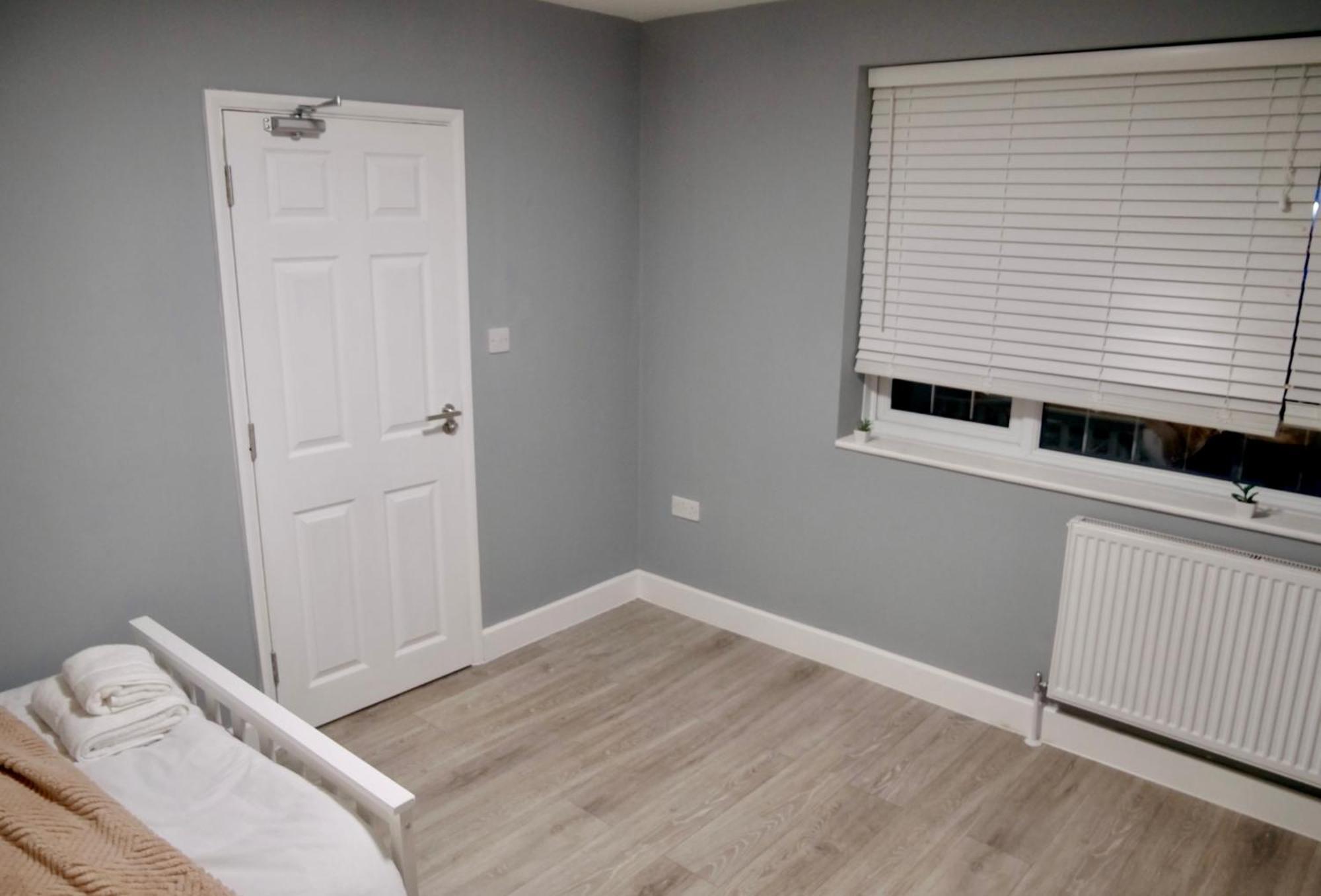 Cosy En-Suite Double Room1 Heathrow Accommodation Northolt  Εξωτερικό φωτογραφία