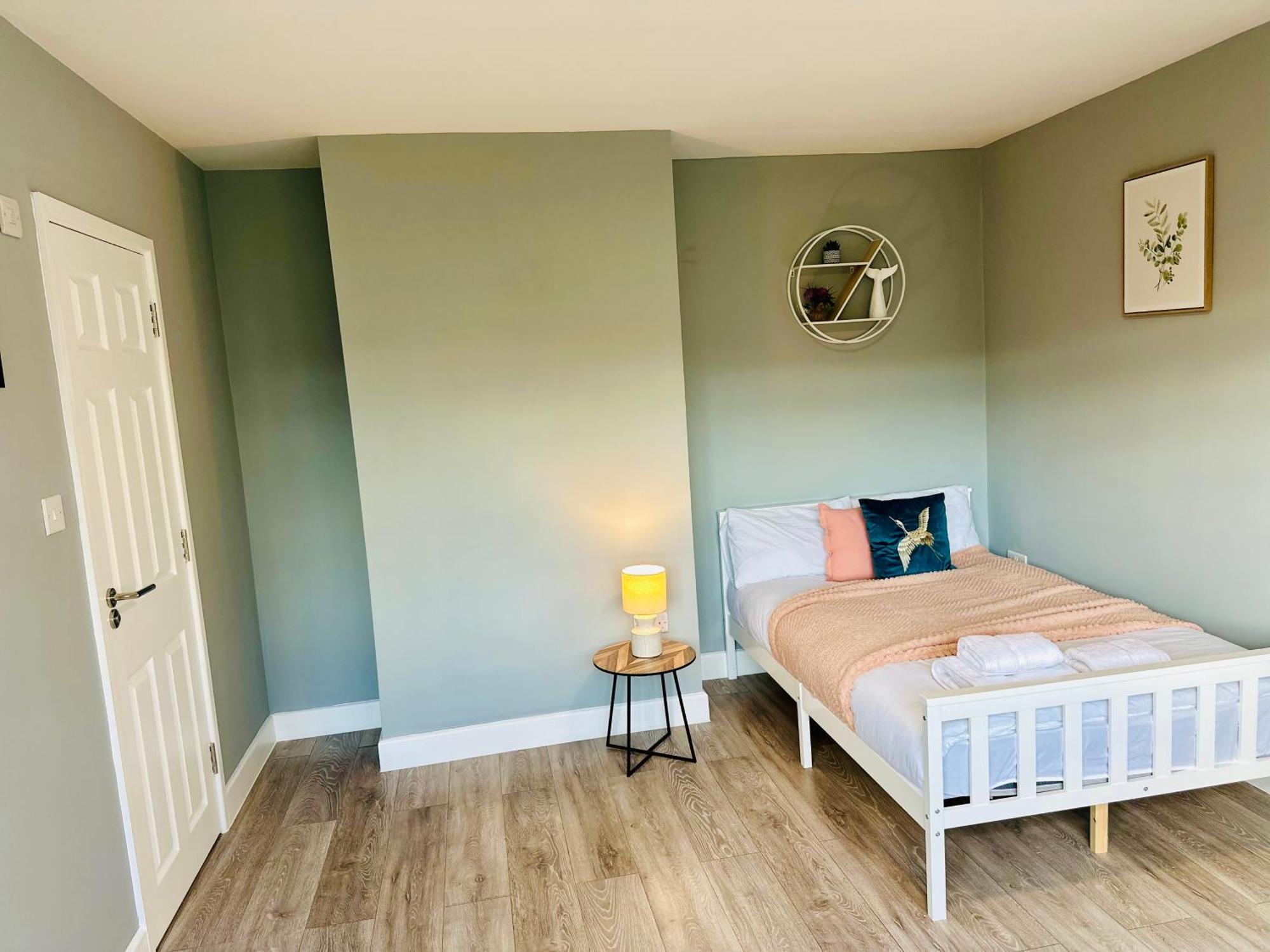 Cosy En-Suite Double Room1 Heathrow Accommodation Northolt  Εξωτερικό φωτογραφία